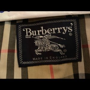 Burberry Mortlake trench. Excellent condition.